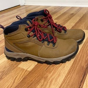Columbia waterproof men’s hiking boots sz12